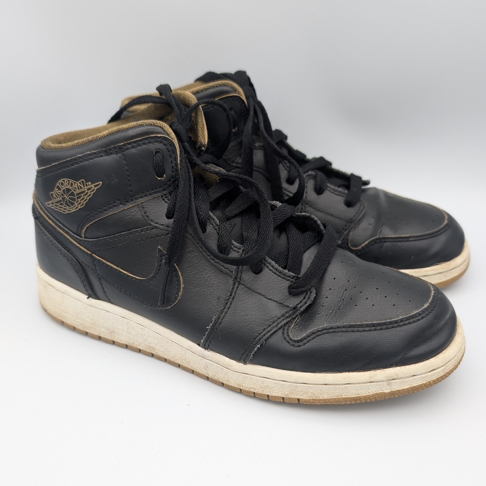 Nike Air Jordan 1 Mid Shoes Black Gold 554724-042 Leather Size 5.5 Youth